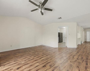 2504 Brook Hollow Court - Photo Thumbnail 2
