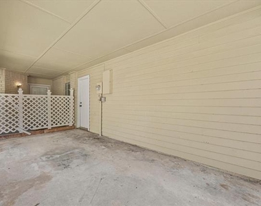 2504 Brook Hollow Court - Photo Thumbnail 22