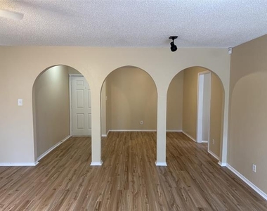 1706 Wisteria Street - Photo Thumbnail 4