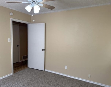 1706 Wisteria Street - Photo Thumbnail 16