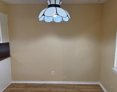 1706 Wisteria Street - Photo Thumbnail 7