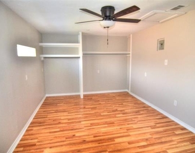 11015 Visalia Drive - Photo Thumbnail 3