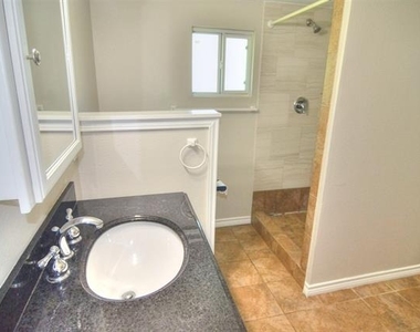 11015 Visalia Drive - Photo Thumbnail 4