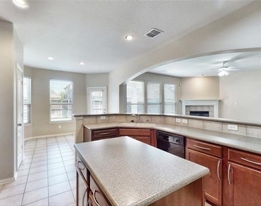 413 Perkins Drive - Photo Thumbnail 9