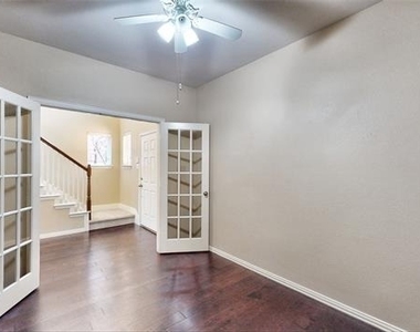 413 Perkins Drive - Photo Thumbnail 16
