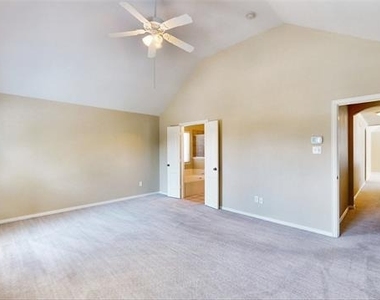 413 Perkins Drive - Photo Thumbnail 24