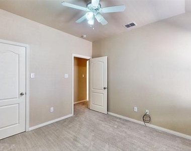 413 Perkins Drive - Photo Thumbnail 32