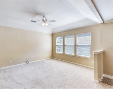 413 Perkins Drive - Photo Thumbnail 19