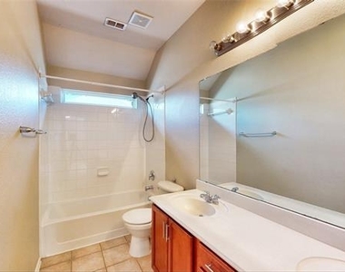 413 Perkins Drive - Photo Thumbnail 34