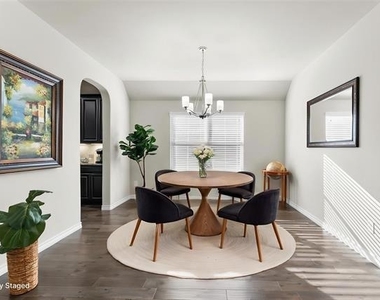 307 Acadia Lane - Photo Thumbnail 4