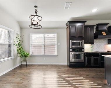 307 Acadia Lane - Photo Thumbnail 16