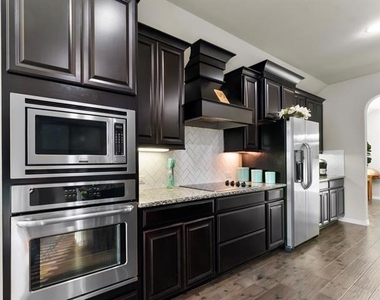 307 Acadia Lane - Photo Thumbnail 13