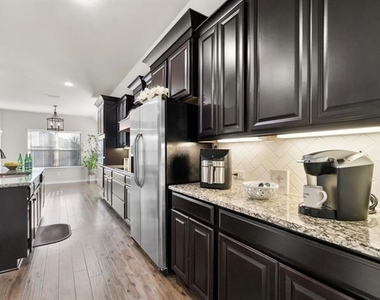 307 Acadia Lane - Photo Thumbnail 12