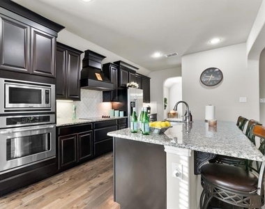 307 Acadia Lane - Photo Thumbnail 14