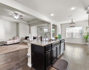 307 Acadia Lane - Photo Thumbnail 9