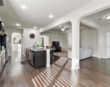 307 Acadia Lane - Photo Thumbnail 15