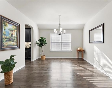 307 Acadia Lane - Photo Thumbnail 3