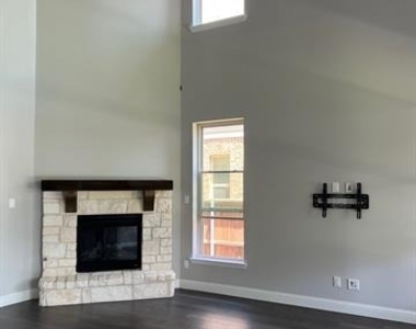 5905 Adair Lane - Photo Thumbnail 8
