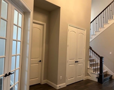 5905 Adair Lane - Photo Thumbnail 12