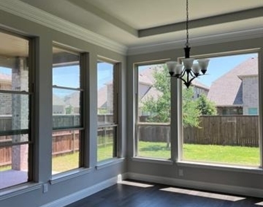 5905 Adair Lane - Photo Thumbnail 6
