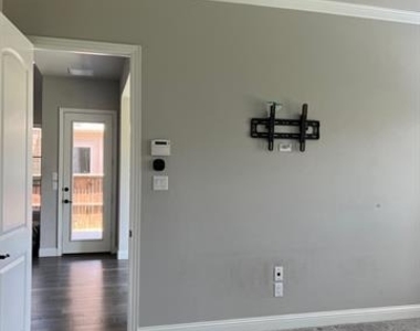 5905 Adair Lane - Photo Thumbnail 5