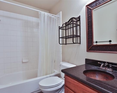 809 Robbin Circle - Photo Thumbnail 13