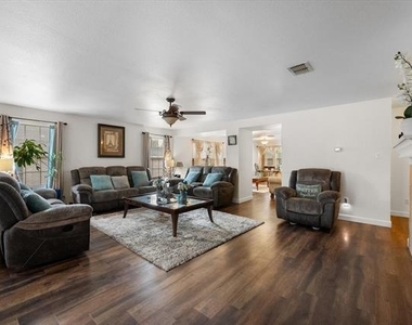1315 Foster Street - Photo Thumbnail 10