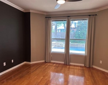 1403 Stone Lakes Drive - Photo Thumbnail 7