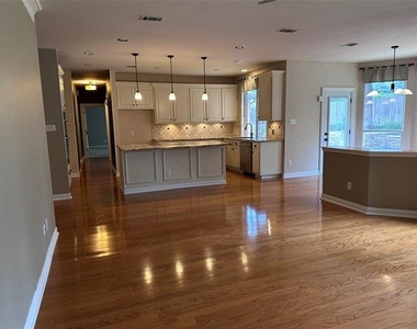 1403 Stone Lakes Drive - Photo Thumbnail 3