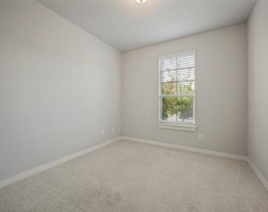 1234 Stagecoach Trail - Photo Thumbnail 12