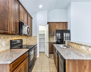 11901 Summer Springs Drive - Photo Thumbnail 4