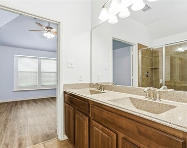 11901 Summer Springs Drive - Photo Thumbnail 15