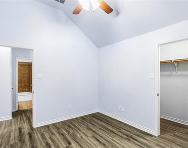 11901 Summer Springs Drive - Photo Thumbnail 17