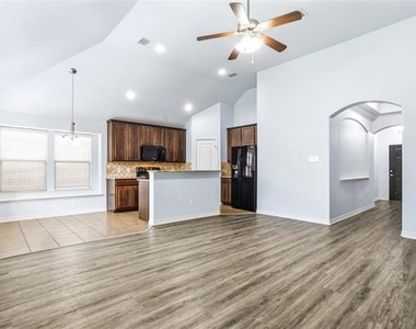 11901 Summer Springs Drive - Photo Thumbnail 6