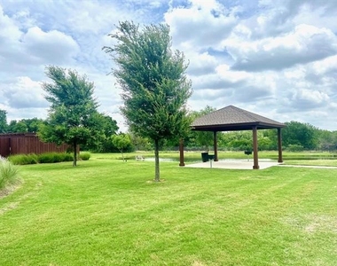 11901 Summer Springs Drive - Photo Thumbnail 30