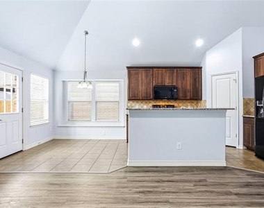 11901 Summer Springs Drive - Photo Thumbnail 7