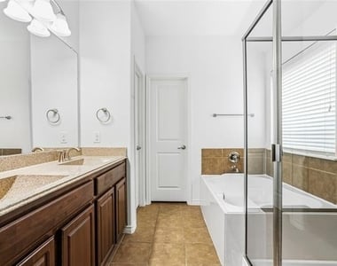 11901 Summer Springs Drive - Photo Thumbnail 12