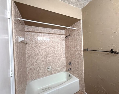 1238 Richland Oaks Drive - Photo Thumbnail 8