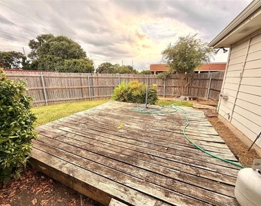 1238 Richland Oaks Drive - Photo Thumbnail 16