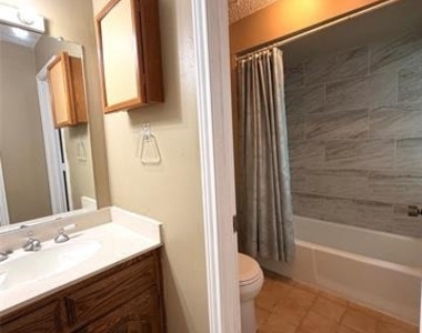 1238 Richland Oaks Drive - Photo Thumbnail 12