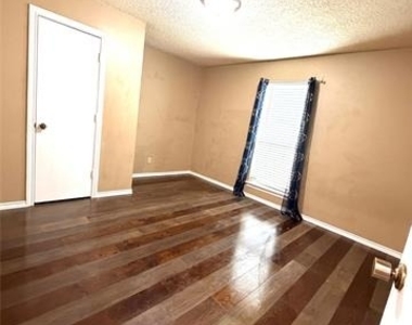 1238 Richland Oaks Drive - Photo Thumbnail 7