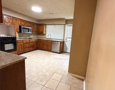 1238 Richland Oaks Drive - Photo Thumbnail 13