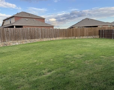 537 Robinson Way - Photo Thumbnail 16