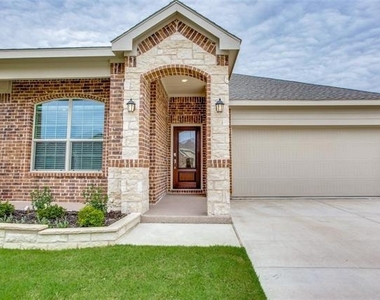 113 Hayes Drive - Photo Thumbnail 1