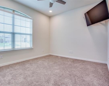 113 Hayes Drive - Photo Thumbnail 15