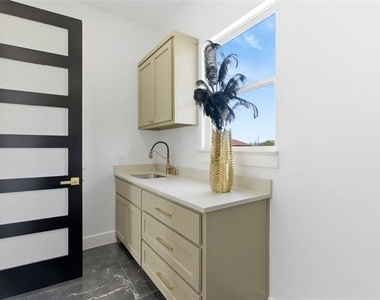5306 Calle Drive - Photo Thumbnail 37