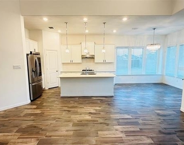 7324 Black Cherry Lane - Photo Thumbnail 10
