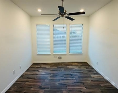 7324 Black Cherry Lane - Photo Thumbnail 14