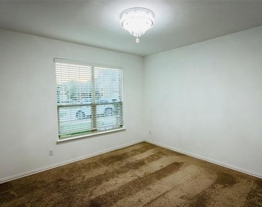 7324 Black Cherry Lane - Photo Thumbnail 16