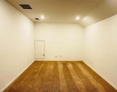 7324 Black Cherry Lane - Photo Thumbnail 32